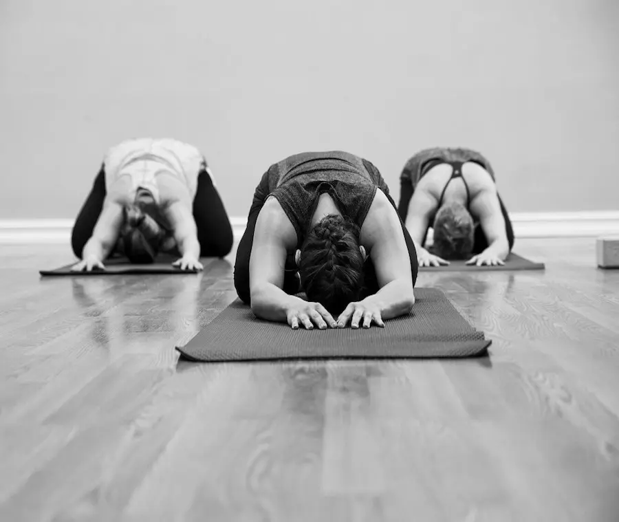 yoga-pose_t20_LQAVv1